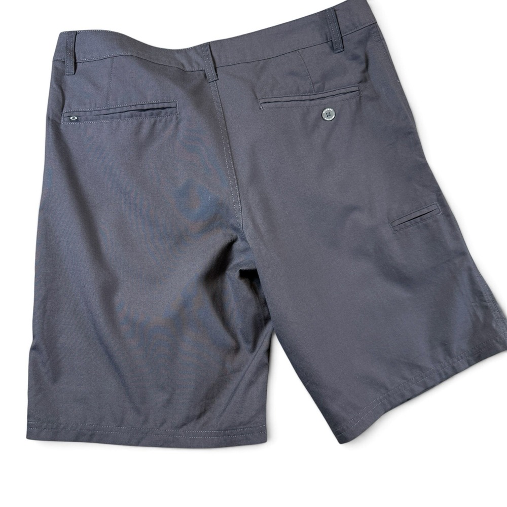 Oakley Shorts Men 34 Regular Fit Stretch Gray Flat Front